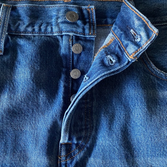 Levi’s Jean Skirt - Picture 5 of 6